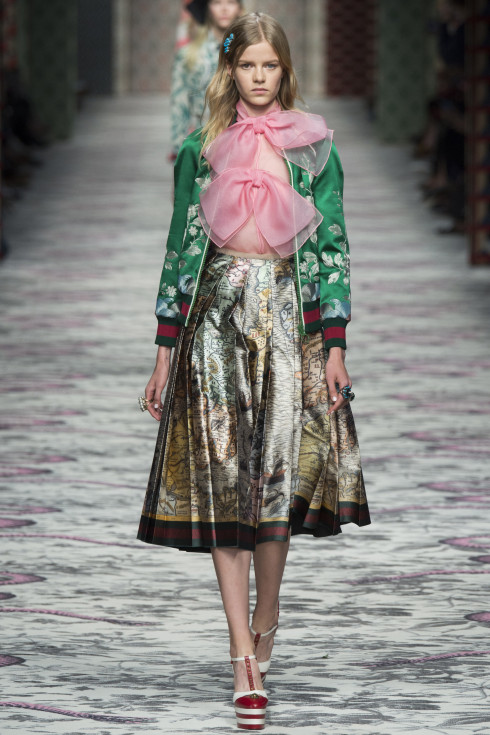 Gucci, Spring Summer 2016, Ready To wear S/S 2016 womenswear, Vanessa Voegele-Downing, themodeledit.com, skirt, cardigan, pink, organza, pussy bow