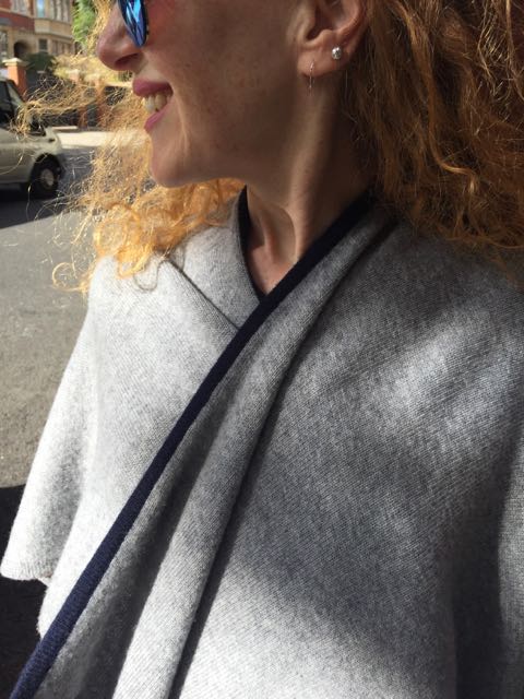 Ille de Cocos cashmere wrap detail, grey cashmere wrap with navy blue piping