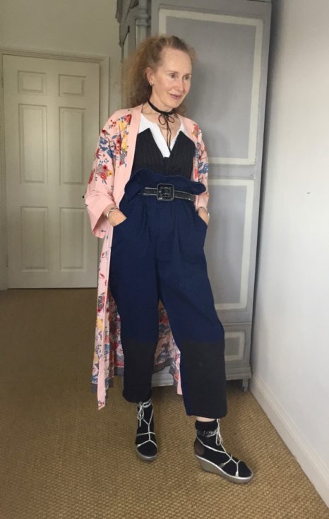 Kimono, baggy trousers, Monki, gladiator sandals, silver shoes