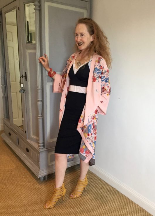 New Look Floral Kimono, Carine Roitfeld, Carine roitfeld black skirt, Pencil skirt, tailored skirt, Dune shoes, high heeled shoes, scrappy sandals